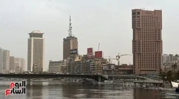 طقس الجمعة.. تذبذب في درجات الحرارة مع فرص لهطول أمطار خفيفة وأتربة عالقة